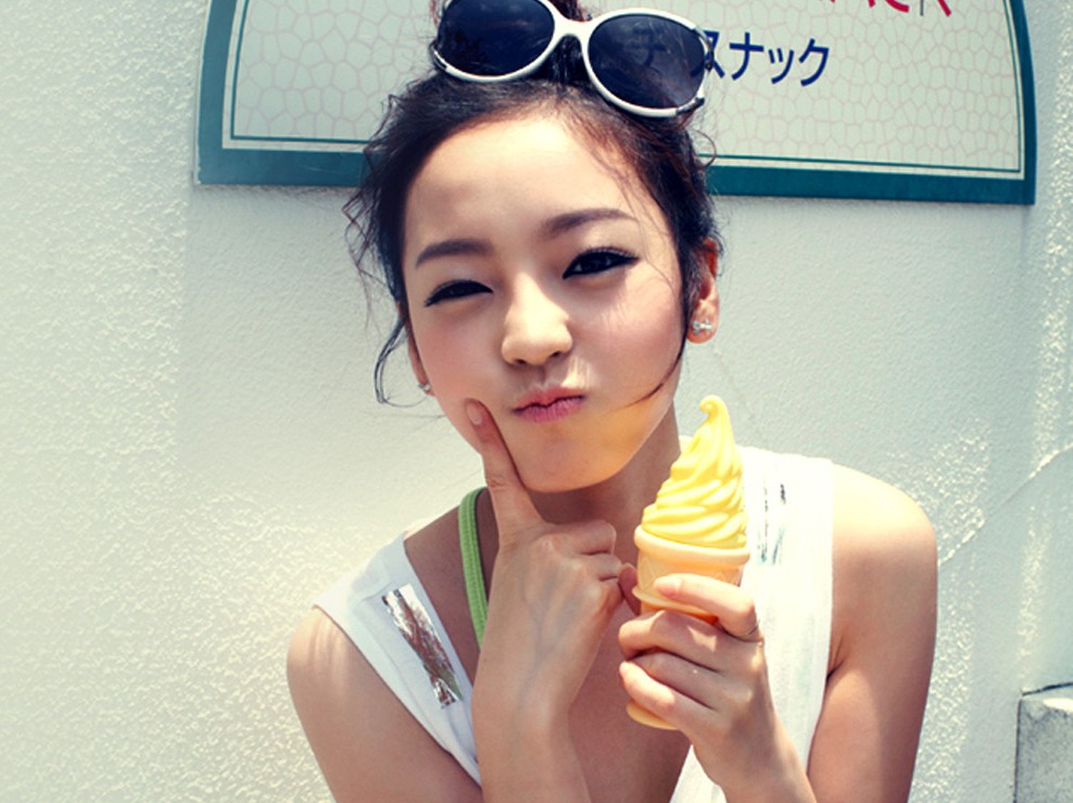 Goo Hara Leaves Thank You Message for 3rd Anniversary of Fan Club