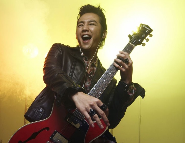 Will Jang Geun Suk Be Able to Show Off Six Pack at the CRI Show?