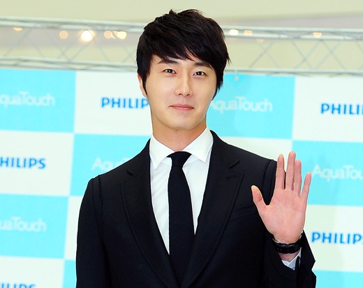 Jung Il Woo Chosen as New Face of Domino Pizza