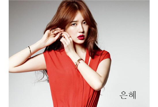 Yoon Eun Hye’s Flowering Beauty for “High Cut”