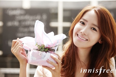 Girls’ Generation’s YoonA is the Top Earning “Girl Group Center”