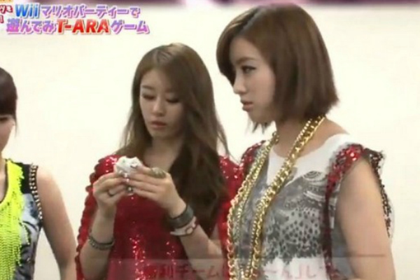 Netizens Call for T-ara’s Eunjung to Leave “We Got Married” and “Five Fingers”