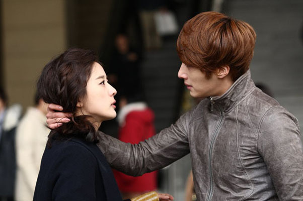 Kissing Jung Il Woo Caused Lee Chung Ah’s Lips to Bleed?