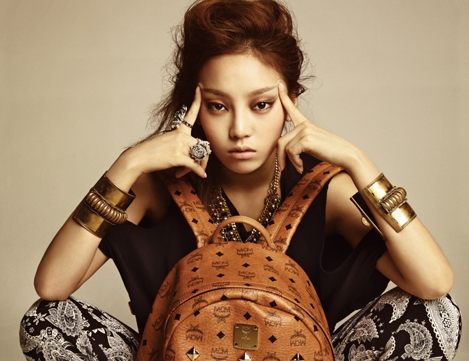 Goo Hara Shows off Her New Bag