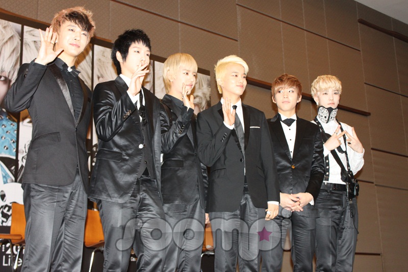 B.A.P Holds Press Conference in Malaysia