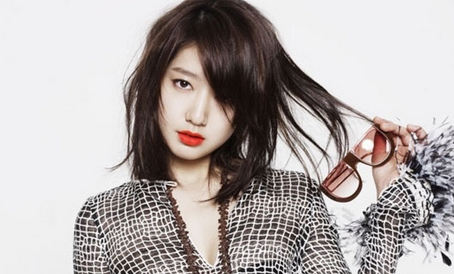 “Don’t Worry, I’m a Ghost” Releases First Teaser Still of Park Shin Hye