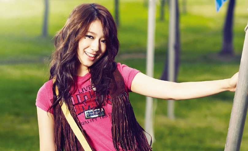 Park Shin Hye Completes Difficult Underwater Scene for “Don’t Worry, I’m a Ghost” Without a Stunt Double