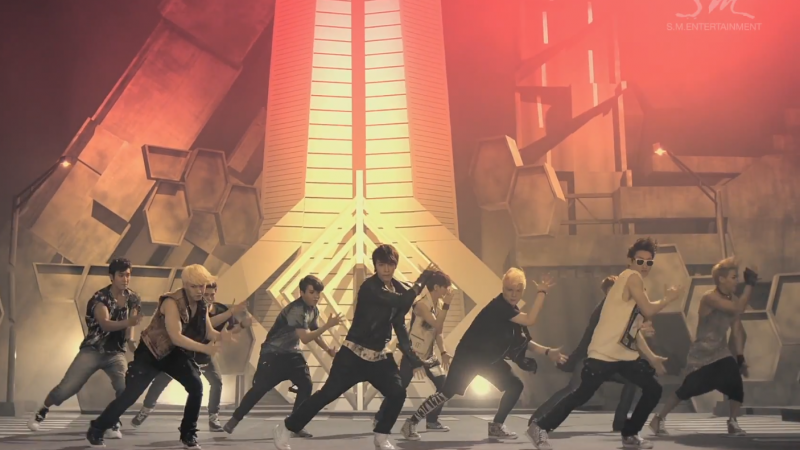 Super Junior Performs “Sexy, Free & Single” on Music Core