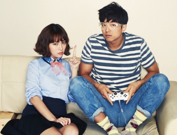 Lee Min Jung Pecks Gong Yoo on the Cheek Repeatedly
