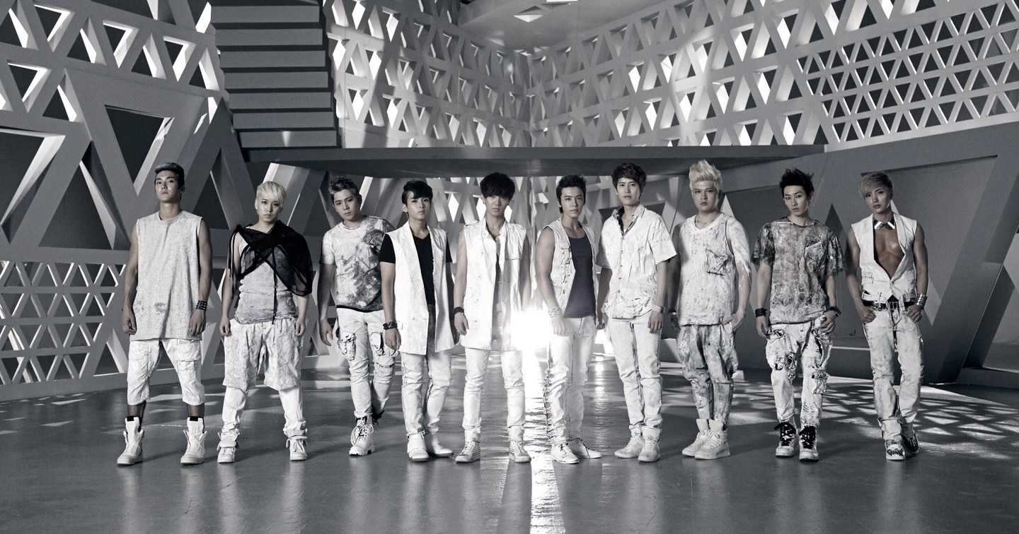 Ryeowook Reveals Photo of Super Junior’s Private Plane?