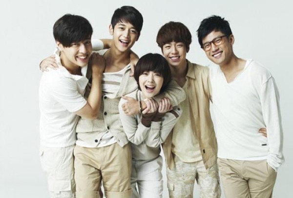 “To the Beautiful You” Casts School Uniform Still Photos Released