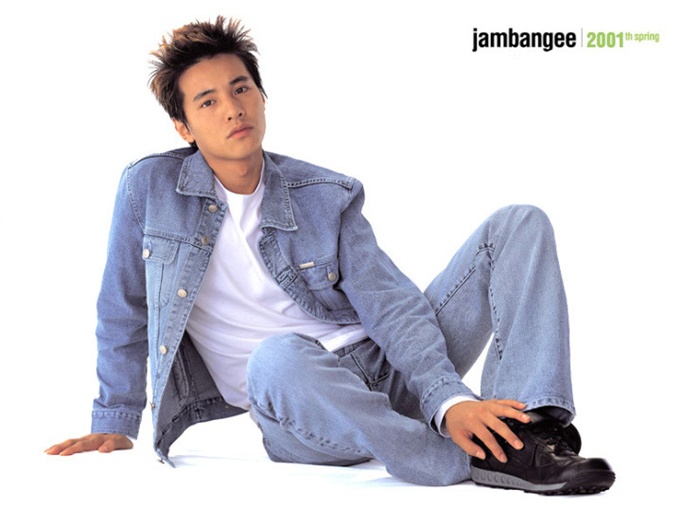 Won Bin’s All Denim Fashion from a Decade Ago Garners Attention Online