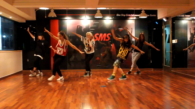EvoL Releases Dance Practice for “Magnet”