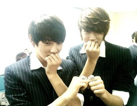 BTS Photos of ZE:A’s Album Jacket Shoot Reveal Siwan’s Envy Toward Hyungshik