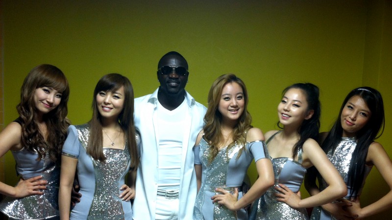 Wonder Girls Reveal Interview and Performance of “Like Money” Feat. Akon