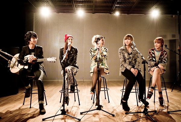 2NE1 Performs Acoustic Versions of “I Love You” and “Lonely” with YouTube Sensation Jung Sung Ha