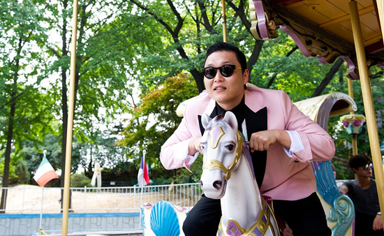 Justin Bieber Reaches Out to PSY