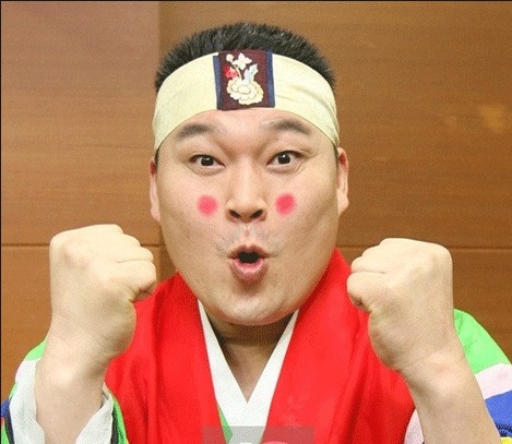 Kang Ho Dong Signs with SM, Plans for Comeback This Year