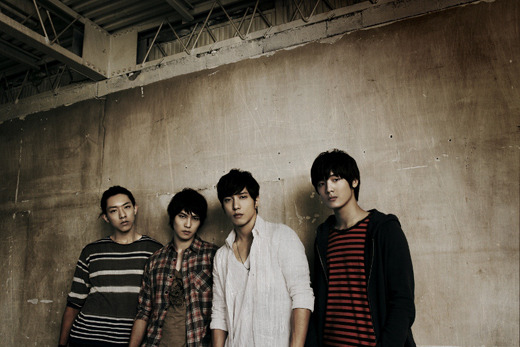 CN Blue Ranks First on Japanese Oricon Chart