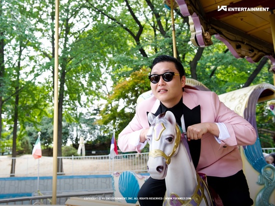 PSY Sets Another New Record – Ranks #1 on “Billboard Social 50”