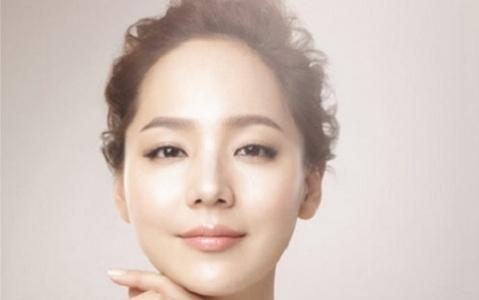 Eugene Is Silly and Radiant in Latest Selca