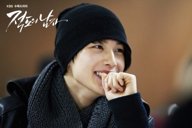 ZE:A’s Siwan Shows His Loyalty to ZE:A on “Beatles Code Season 2” Episode