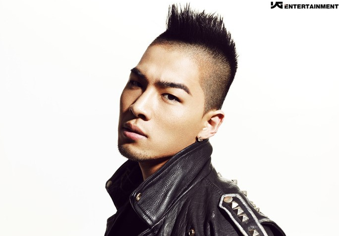 G-Dragon Posts Photograph of Taeyang’s Fierce Eyes on Twitter