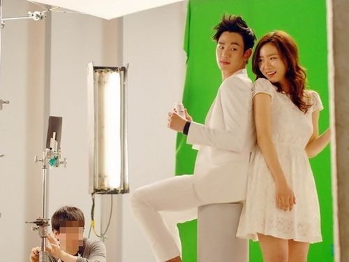 Shin Se Kyung Doesn’t See Kim Soo Hyun as a Man