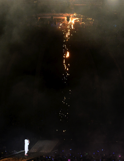 Stage Light Catches Fire During Psy Concert