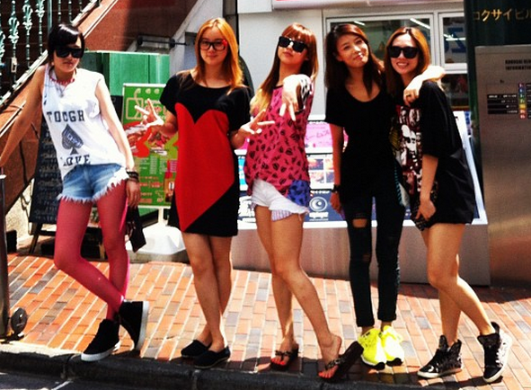 miss A and the Wonder Girls Go Shopping in Tokyo