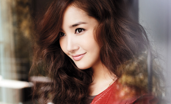 Park Min Young Looks Great with Any Hairstyle