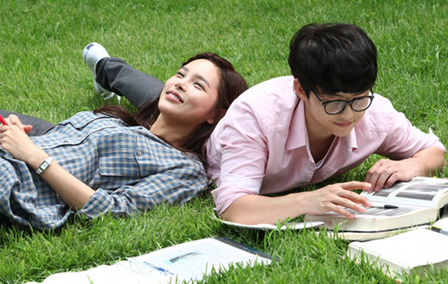 “Nice Guy” Unveils Romantic Couple Stills of Song Joong Ki and Park Shi Yeon