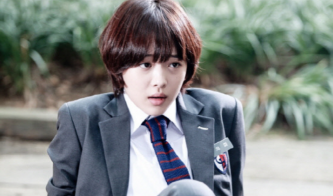 f(x)’s Sulli Pulls Down Mighty Mouth’s Sangchu’s Pants