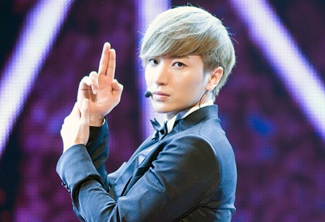 Super Junior’s Leeteuk Reveals His Sexy Back in a Black Halter Top