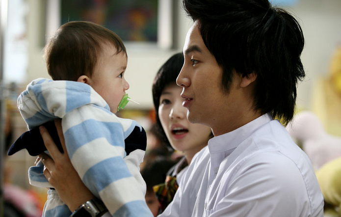 Jang Geun Suk Reunites with His Son Mason Moon