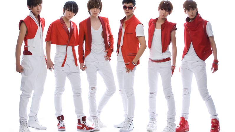 Teen Top Cheers On the South Korean Olympic Team