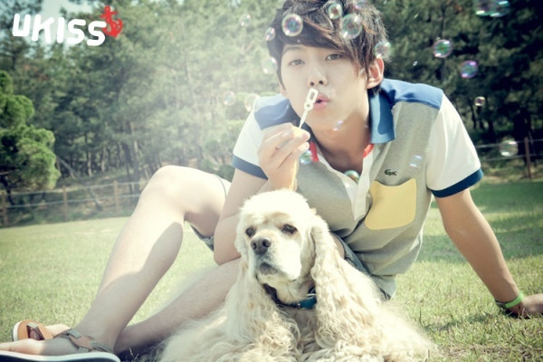 U-KISS Dongho Gets His Driver’s License