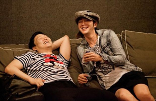 Psy and Jang Geun Suk’s Friendly Hang Out Time Captured