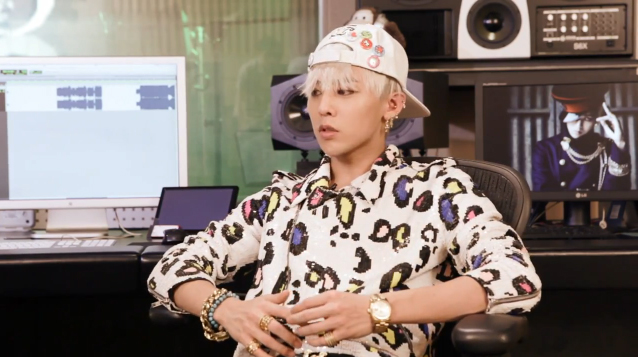 G-Dragon Performs “Crayon” on Inkigayo
