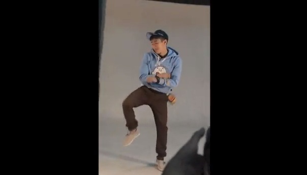 Jay Park Goes “Gangnam Style” on Set of New CF!