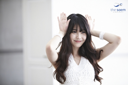 IU Looking Lovely in Latest Behind The Scenes Shoot