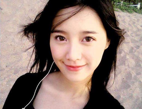 Goo Hye Sun Asks: “Do we look alike?” With Photo on Twitter