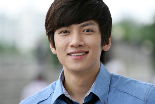 “Five Fingers” Actor Ji Chang Wook Was a Flower Boy Even in High School