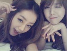 Girl’s Day Min Ah and Hyeri Take Photos Before Going Onstage