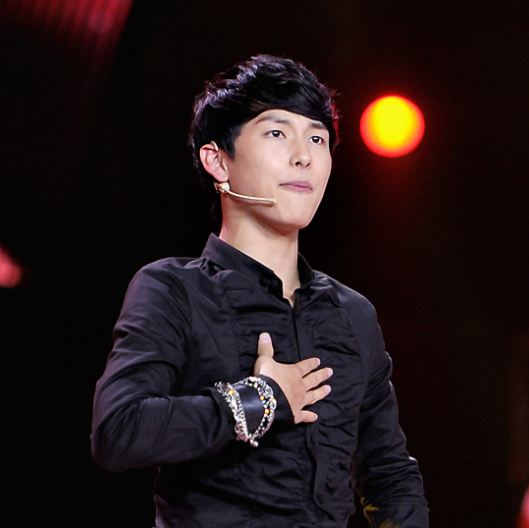 ZE:A Im Siwan Says “”Standby” team forever!!!” on Last Shoot