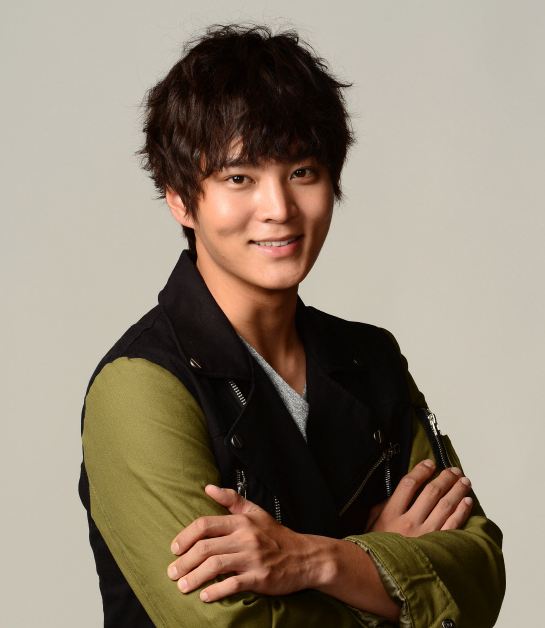 Get Inside “Bridal Mask” Star Joo Won’s Brain: Travel, Food, Friends