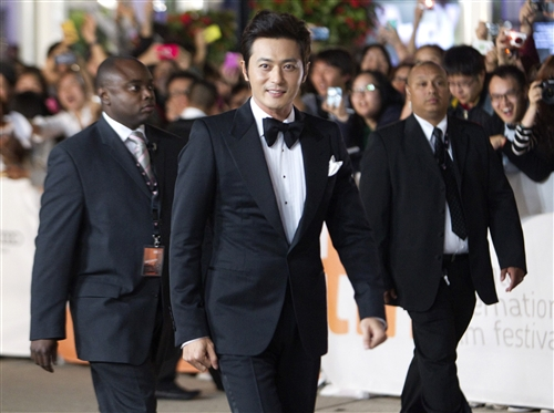 “Dangerous Liaisons” Actor Jang Dong Gun is an Homme Fatale in “Marie Claire”