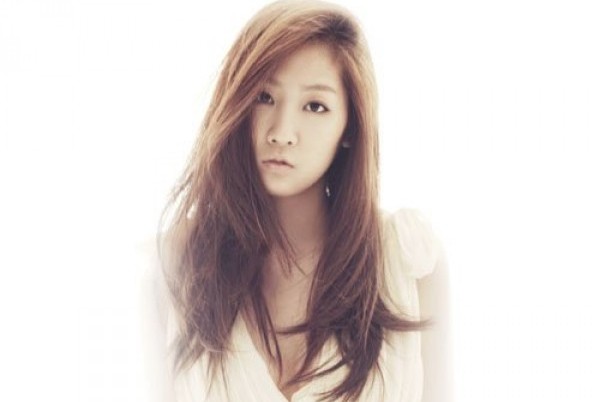 SISTAR’s Soyu Flaunts Her Beauty in a Hanbok