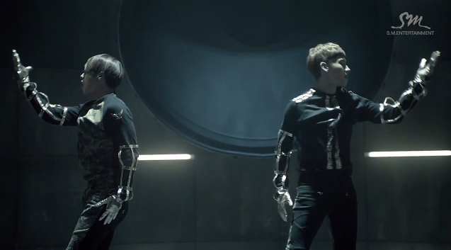 DBSK Performs “Catch Me” on Music Core