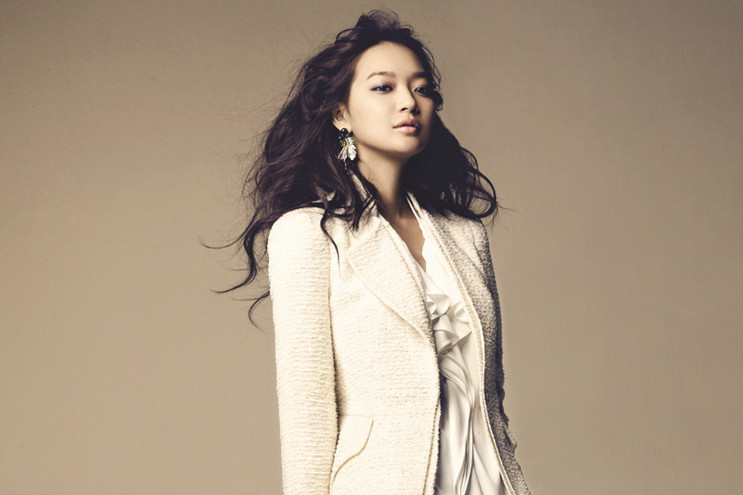 Shin Min Ah Transforms Into a Fashion Bag Designer